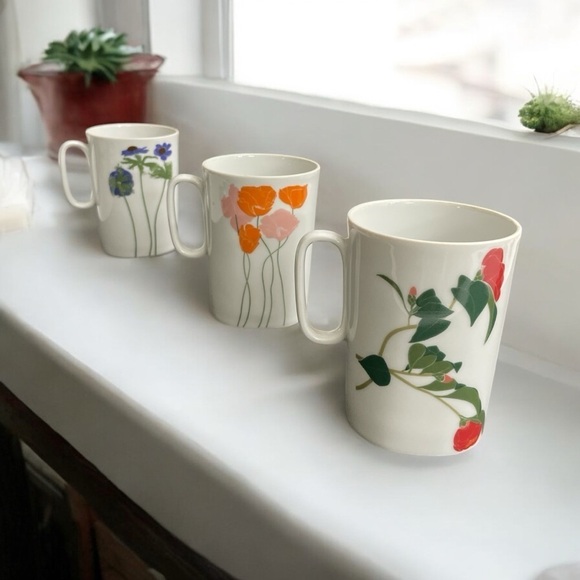 Block Langenthal- Henry
Evans Floral Portrait - 3
Porcelain Mugs- Switzerland - Picture 5 of 8